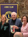 Il Presidente della Fondazione Marilena Pesaresi con la Presidente del Lions Club Rimini Host Biancamaria Toccagni alla sua destra e Alessia Valducci alla sua sinistra